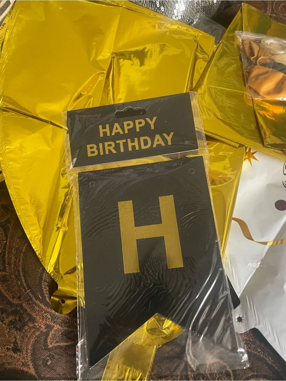 Gold & White Happy Birthday Balloon and Banner Party Kit age 60